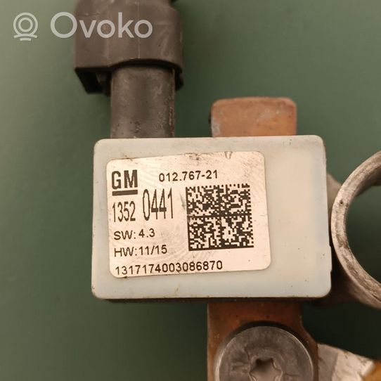 Opel Insignia B Minus / Klema / Przewód akumulatora 39110973