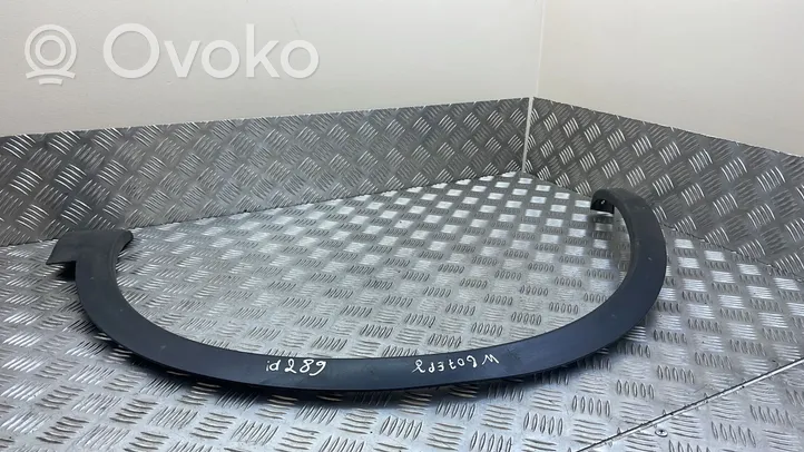 Nissan Qashqai+2 Etupyöräkotelon koristelista 63811JD000