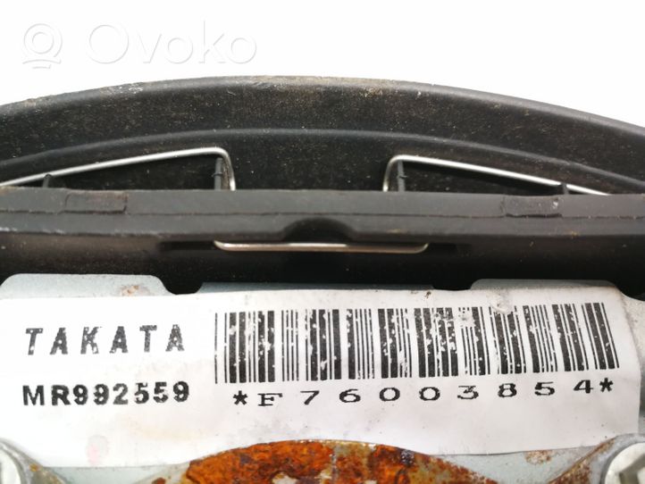 Mitsubishi L200 Ohjauspyörän turvatyyny TAKATAMR992559