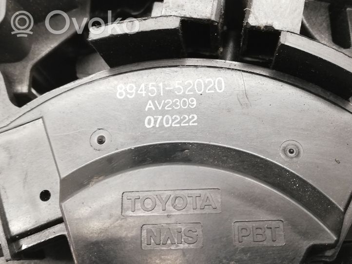 Toyota Auris 150 Lewarek zmiany biegów / dolny 8945152020