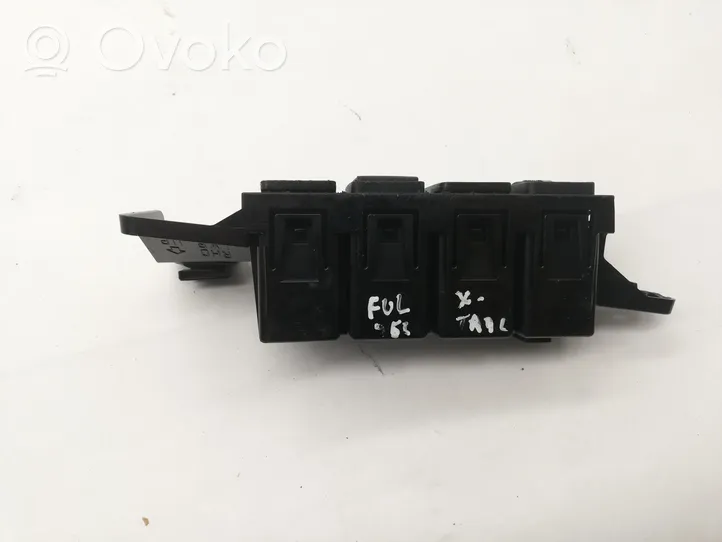 Nissan X-Trail T32 Kiti jungtukai/ rankenėlės/ perjungėjai 