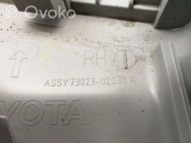 Toyota Verso B-pilarin verhoilu (yläosa) 7302302030