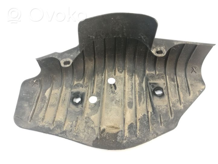 Volkswagen Golf VIII Protezione inferiore del serbatoio del carburante 5Q0501734