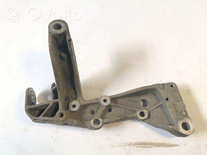 Volkswagen Eos Braccio di controllo sospensione anteriore inferiore/braccio oscillante 1K0199296F