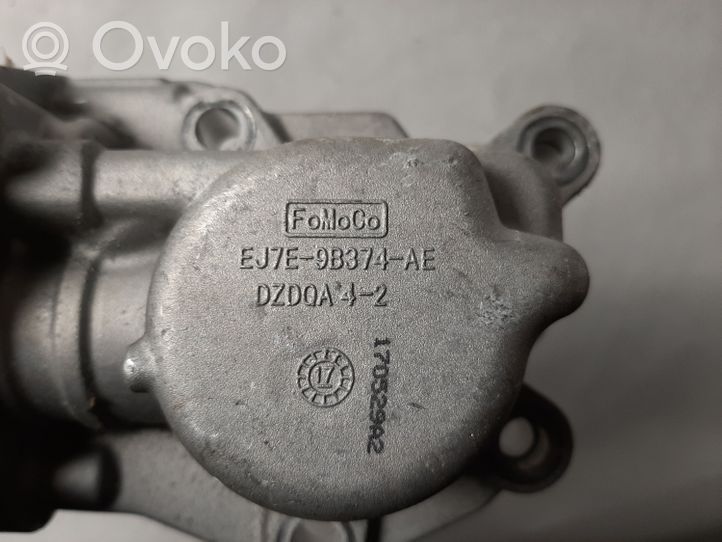 Ford Kuga II Pompa wtryskowa wysokiego ciśnienia EJ7E9B374AE