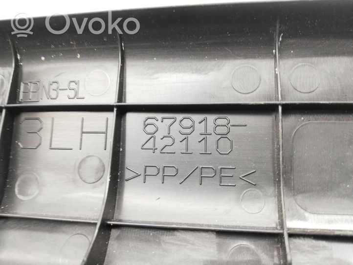 Toyota RAV 4 (XA50) Garniture de marche-pieds arrière 6791842110