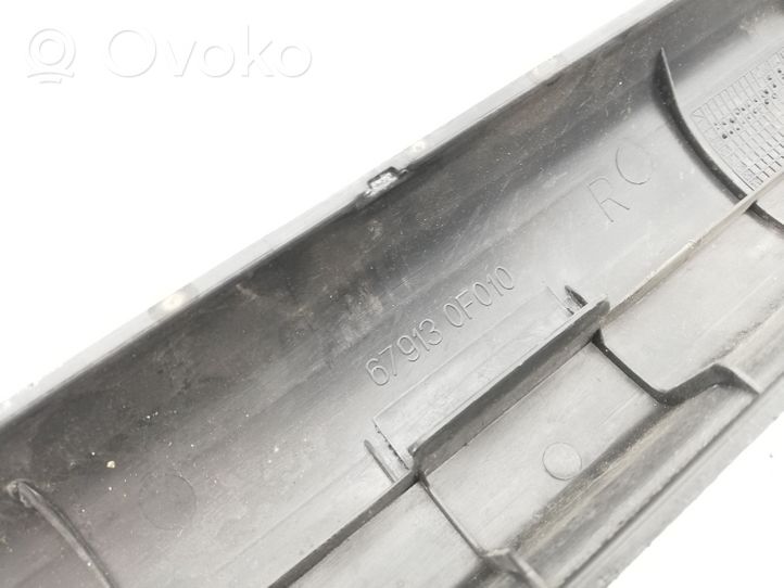 Toyota Corolla Verso E121 Etuoven kynnyksen suojalista 679130F010