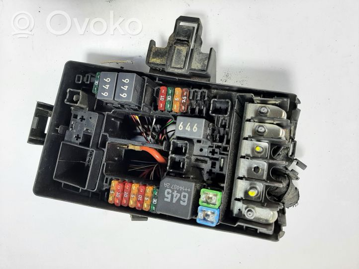 Skoda Octavia Mk3 (5E) Boîte à fusibles relais 5Q0907361D