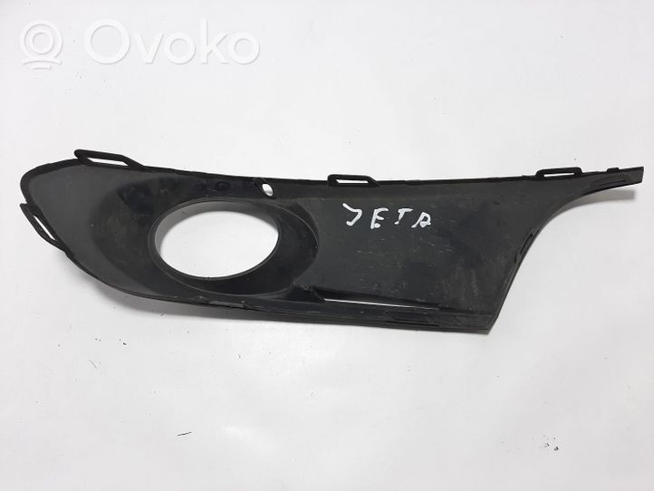 Volkswagen Jetta VI Unteres Gitter dreiteilig vorne 5C6853666A