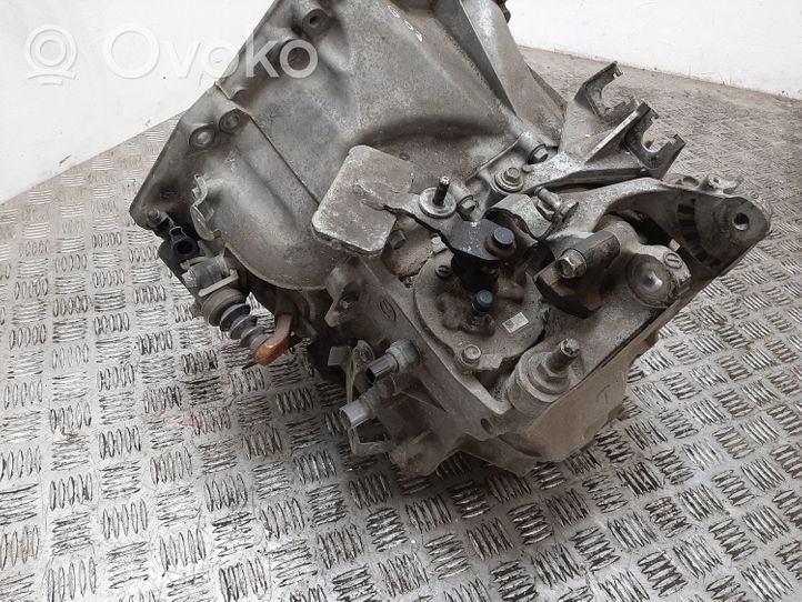 Mazda 6 Mechaninė 6 pavarų dėžė D6050