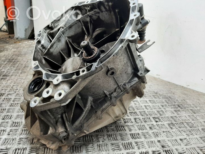 Mazda 6 Mechaninė 6 pavarų dėžė D6050