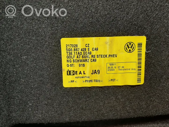 Volkswagen Golf VII Boczek / Tapicerka / bagażnika 5G6867428E