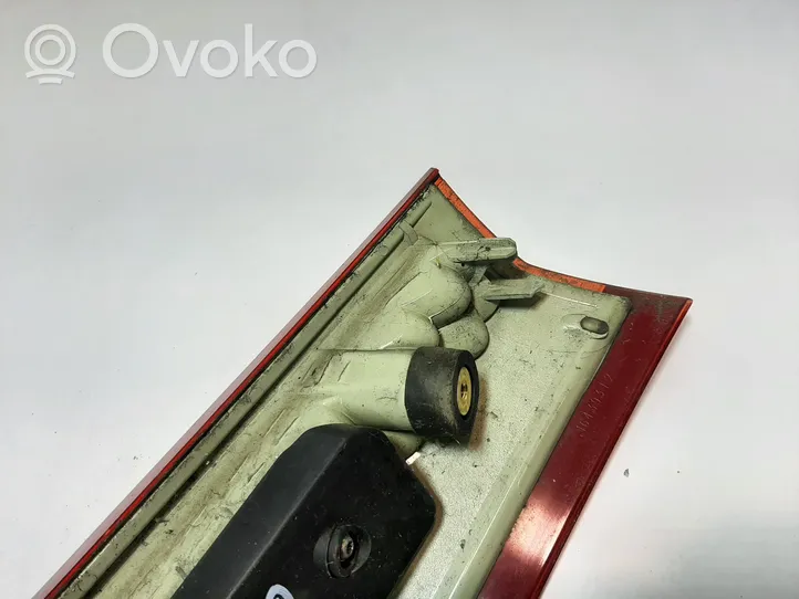 Volvo XC70 Feux arrière sur hayon 