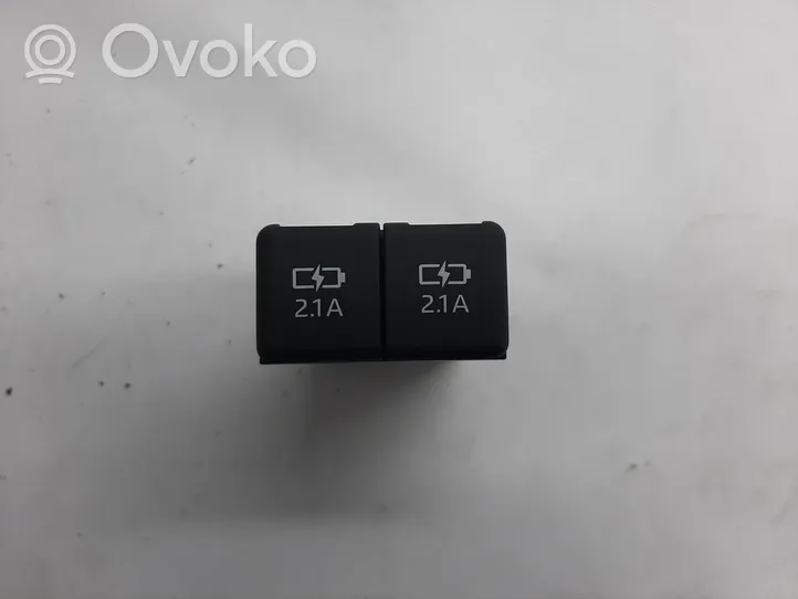 Toyota RAV 4 (XA50) Câble adaptateur AUX 8553233020