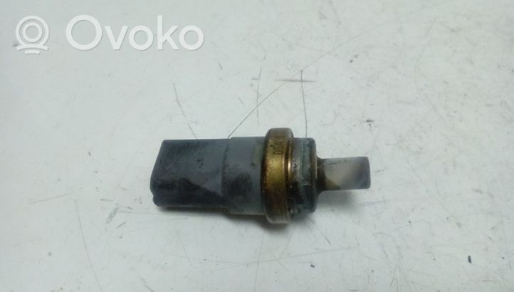 Audi A8 S8 D3 4E Sonde de température de liquide de refroidissement 06A919501