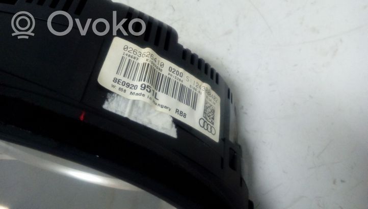 Audi A4 S4 B7 8E 8H Tachimetro (quadro strumenti) 8E0920951L