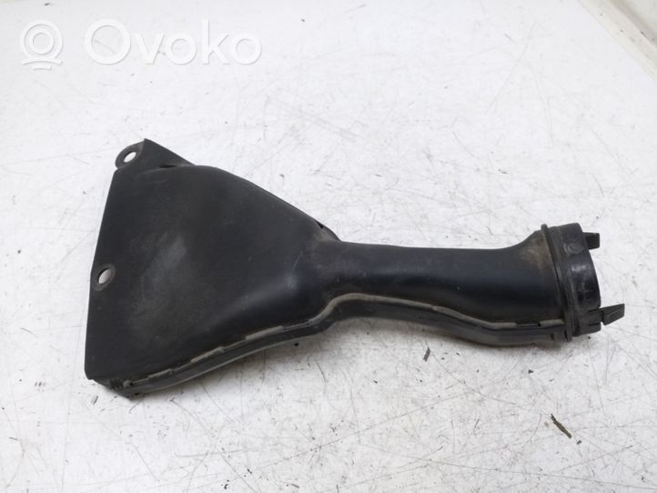 Mitsubishi Colt Oro paėmimo kanalo detalė (-ės) MR993548