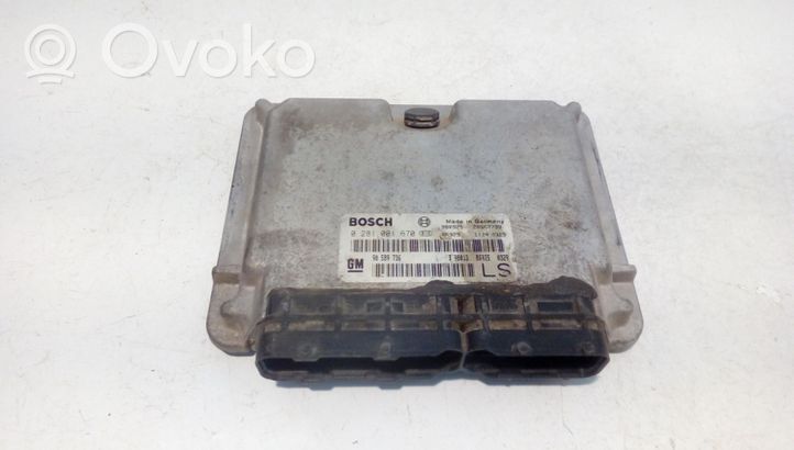 Opel Astra G Moottorin ohjainlaite/moduuli 0281001670