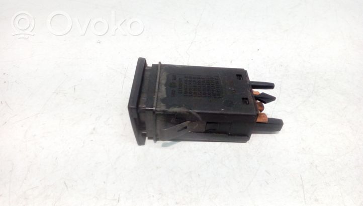 Volkswagen Bora Logu elektriskās apsildes slēdzis 1J0953235A