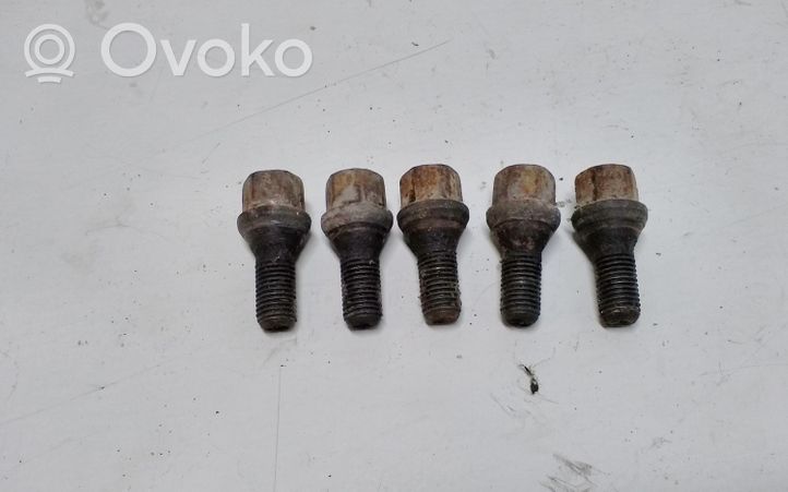 Opel Astra H Nuts/bolts 