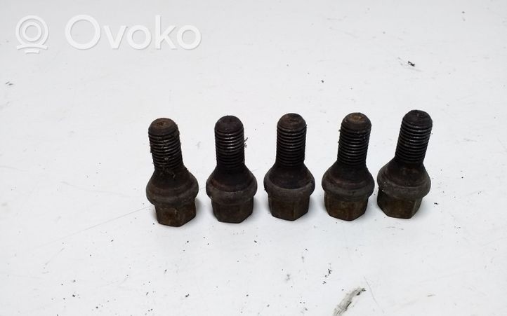 Opel Astra H Nuts/bolts 