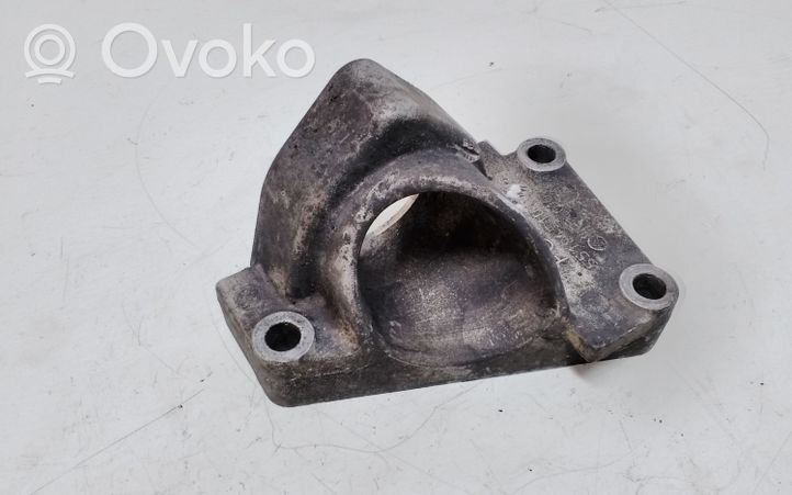 Opel Astra H Wspornik / Mocowanie łożyska podpory wału napędowego 55184510