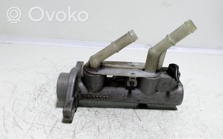 Nissan Almera Tino Główny cylinder hamulca 22157879