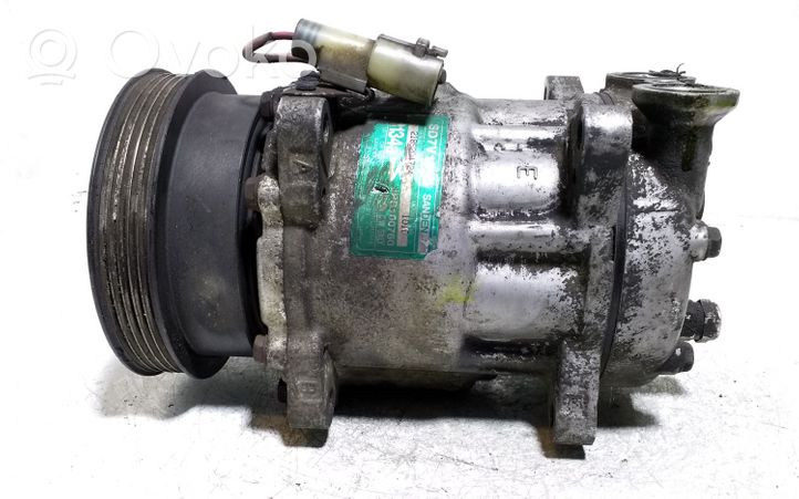 Rover 214 - 216 - 220 Ilmastointilaitteen kompressorin pumppu (A/C) 2185204724