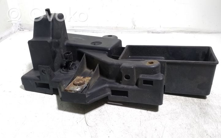 Chrysler Voyager Boîte de batterie 05109648AA