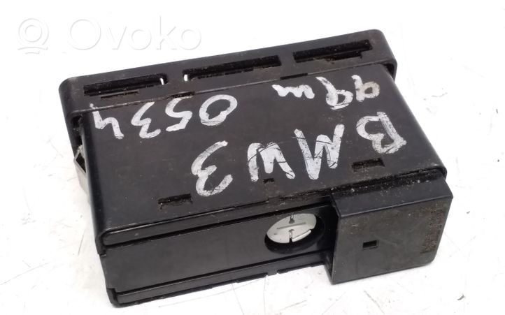 BMW 3 E46 Botón interruptor de luz de peligro 8368920