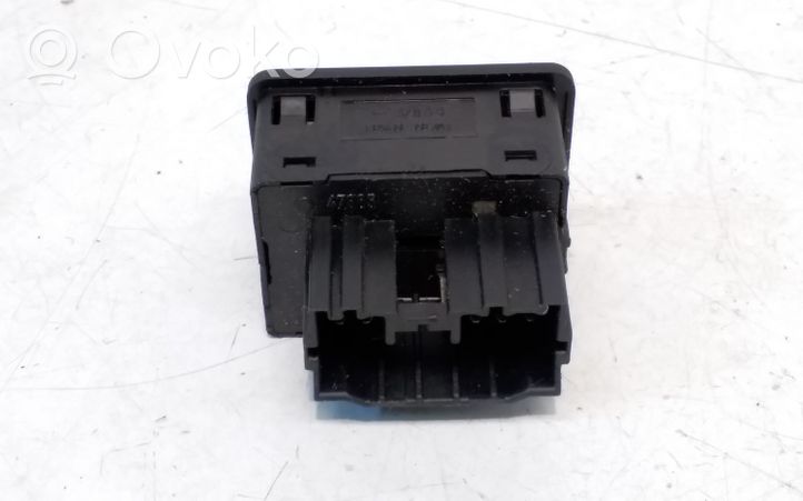 Mitsubishi Carisma Wing mirror switch 03220000