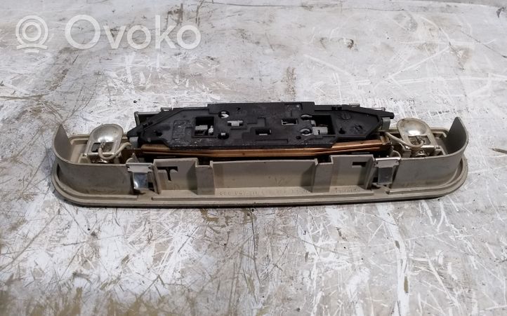 Audi A3 S3 8L Lampka podsufitki tylna 8L4947111