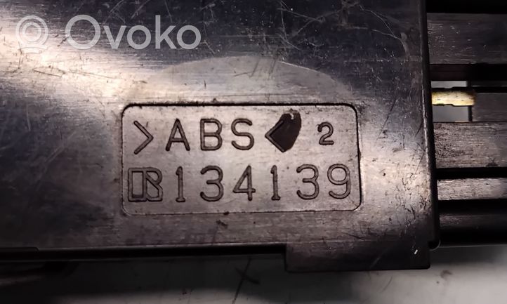 Mazda 5 Ajovalojen korkeuden säätökytkin 134139