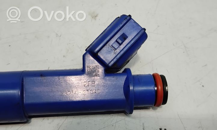 Toyota Yaris Injecteur de carburant 2325021040