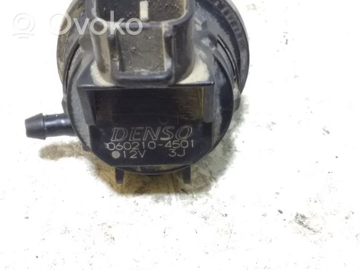 Mazda 5 Pompa spryskiwacza szyby przedniej / czołowej 0602104501