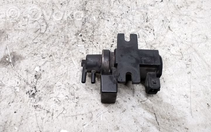 BMW 5 E39 Solenoidinis vožtuvas 2247906