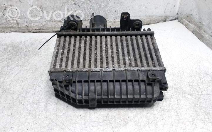 Toyota Avensis T250 Starpdzesētāja radiators 0G010