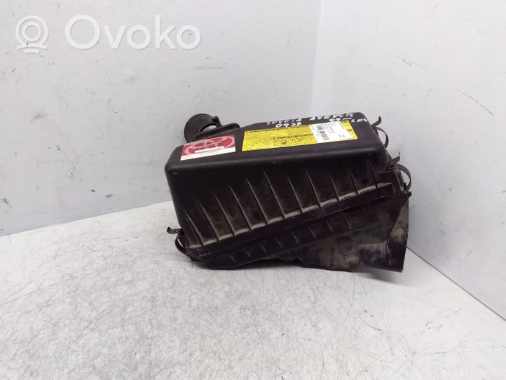 Toyota Avensis T220 Caja del filtro de aire 1770127140