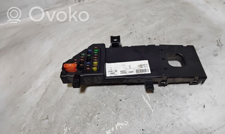 Opel Vectra C Module de fusibles 13181983