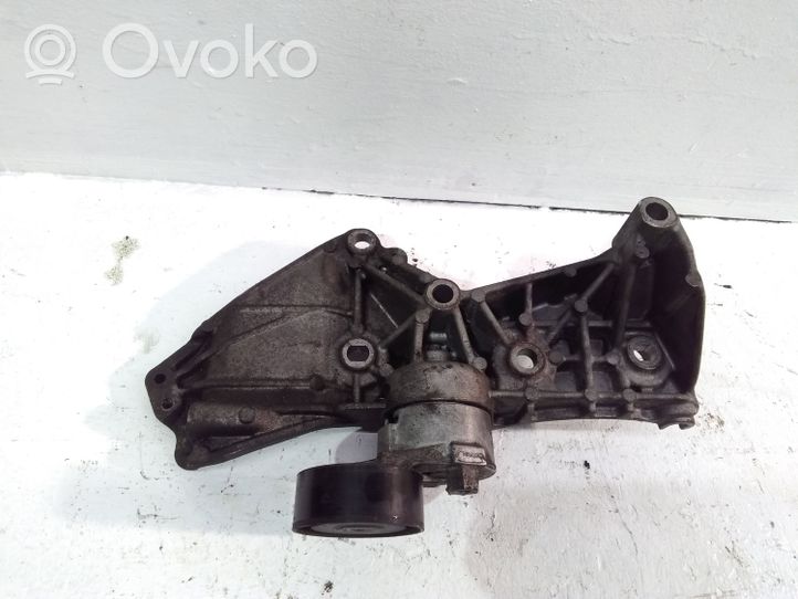 Renault Megane III Support de générateur / alternateur 8200669495