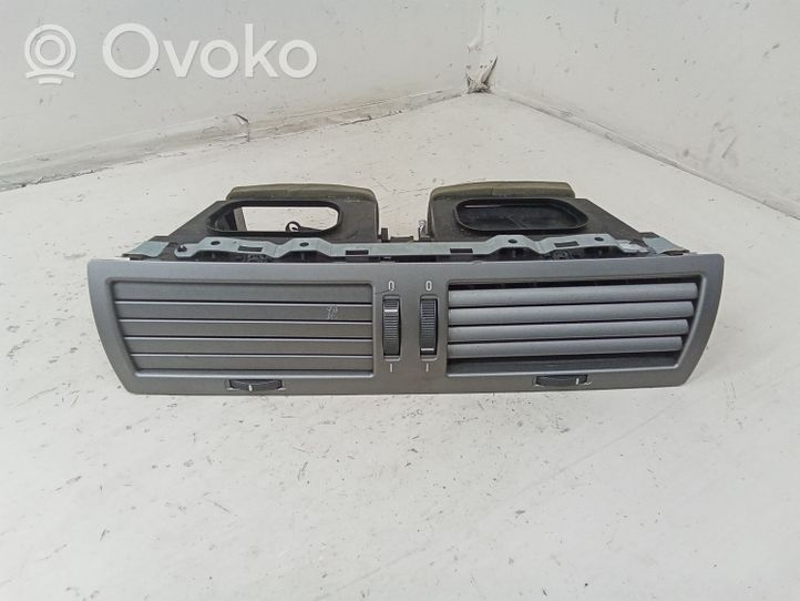 BMW 7 E65 E66 Centrinės oro grotelės 6943007