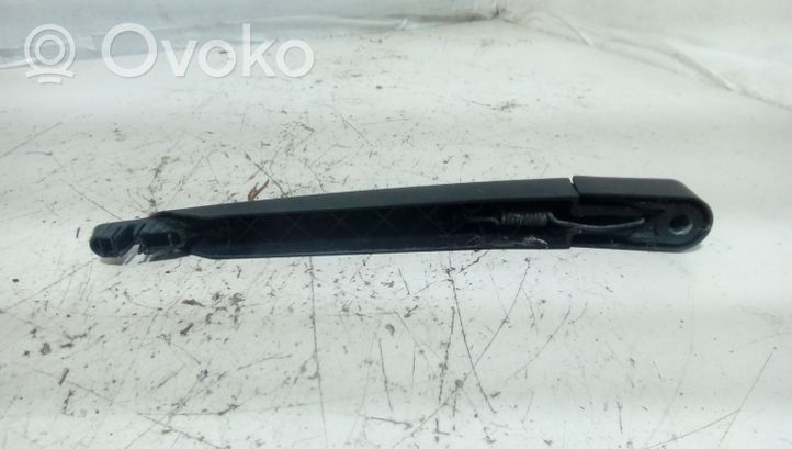 Nissan Qashqai Rear wiper blade arm 