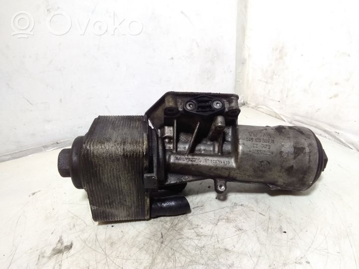 Volkswagen Golf VI Supporto di montaggio del filtro dell’olio 045115389K