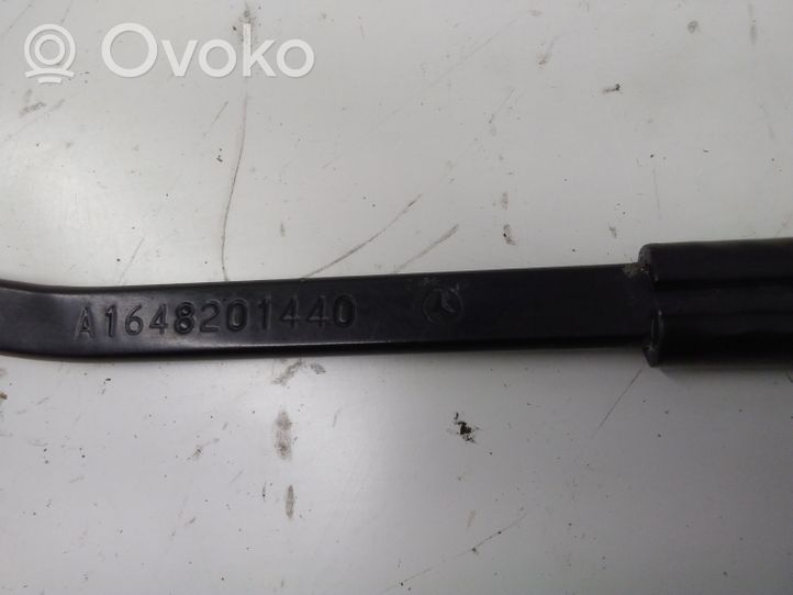 Mercedes-Benz ML W164 Braccio della spazzola tergicristallo anteriore A1648201440