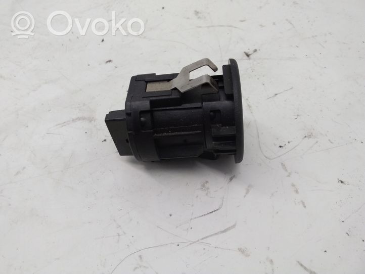 BMW 1 E82 E88 Passenger airbag on/off switch 6131