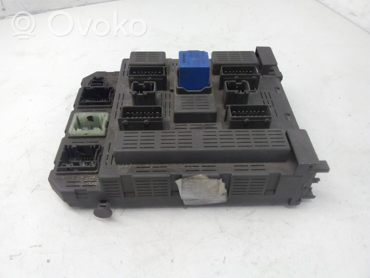 Peugeot 607 Module de fusibles 9640797880