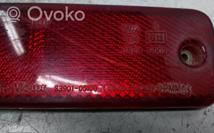 SsangYong Musso Réflecteur de feu arrière 8390105100