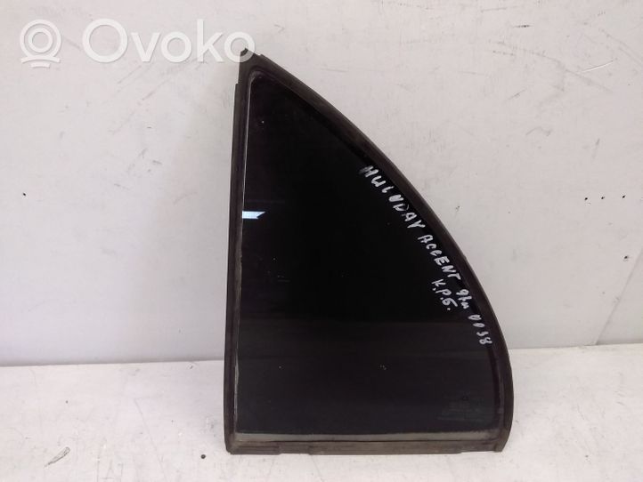 Hyundai Accent Rear side window/glass 