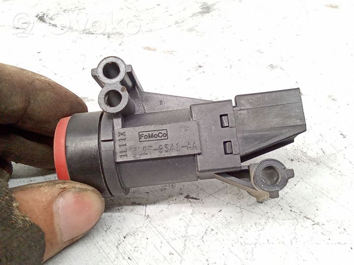 Ford Kuga I Fuel cut-off switch 5L2T9341AA