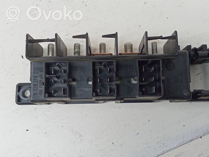 Volkswagen PASSAT B5 Module de fusibles 8L0941822A